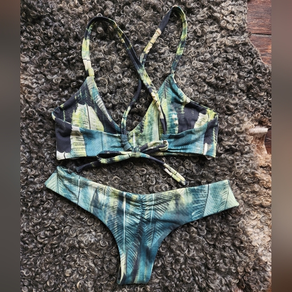 Midori Bikini in Palm - Picture 2 of 7